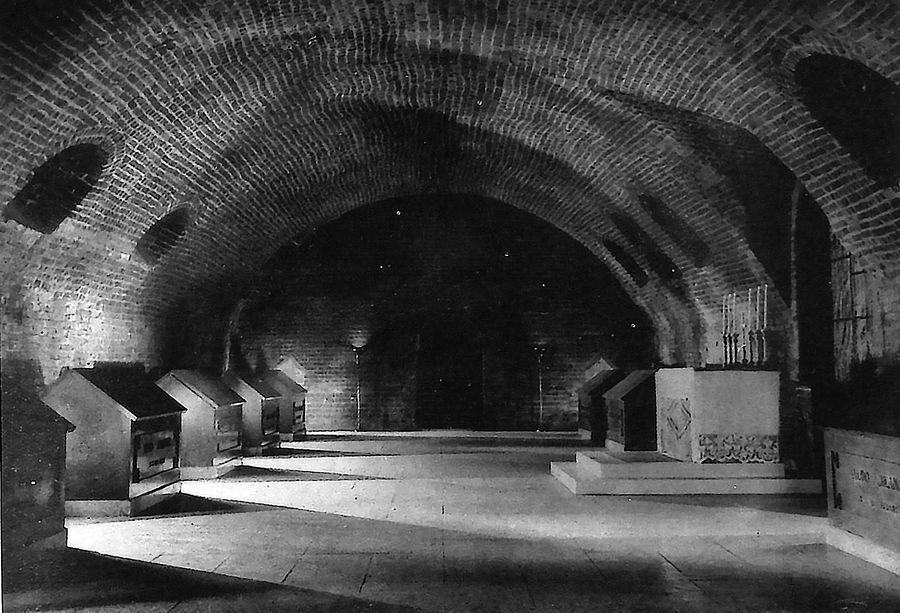 vercelli-cripta-dei-caduti-fascist-chiostro-di-santandrea