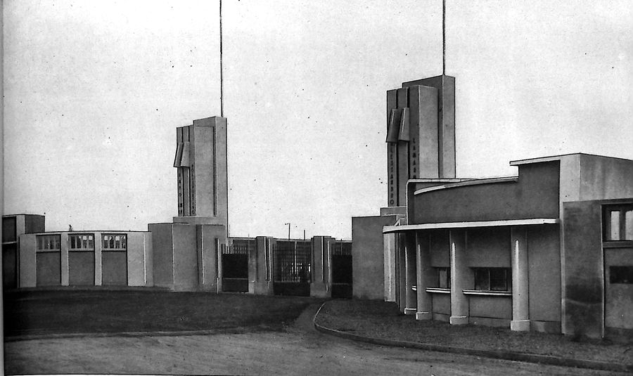 biella-il-monumentale-ingresso-del-campo-polisportivo-alessandro-la-marmora