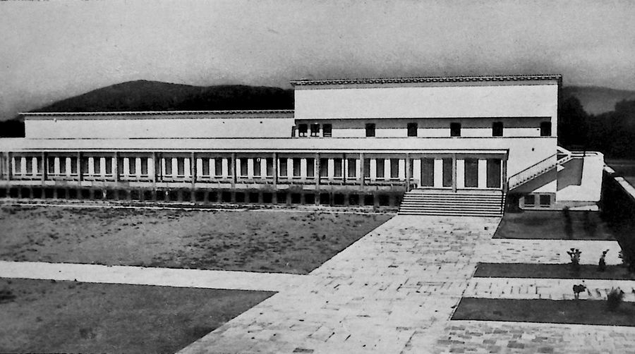massa-carrara-villaggio-marino-arnaldo-mussolini-della-gil-di-vercelli-a-marina-di-carrara-il-refettorio-delle-piccole-italiane