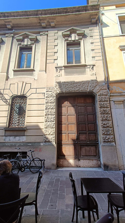 mantova-palazzo-san-carlo-via-cesare-battisti-diurno