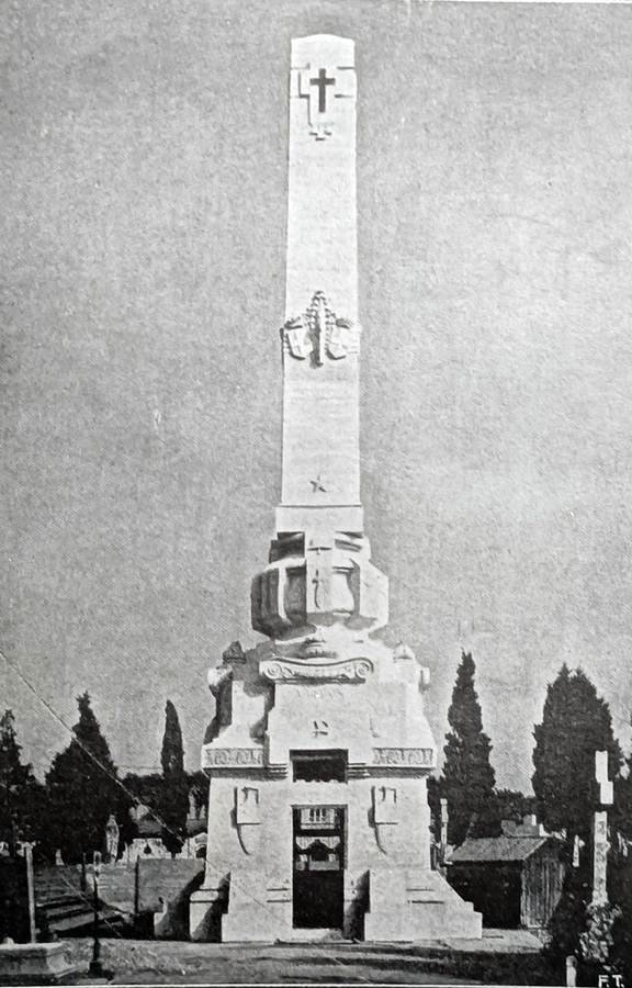 pavia-monumento-ossario-eretto-dalla-citta-di-pavia-pei-suoi-caduti-in-guerra