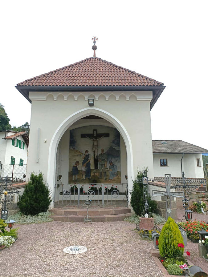 bolzano-castelrotto-cappella-ai-caduti-di-guerra