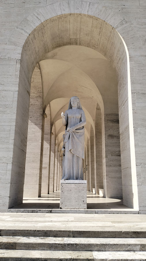 roma-eur-la-fisica-palazzo-della-civilta-italiana