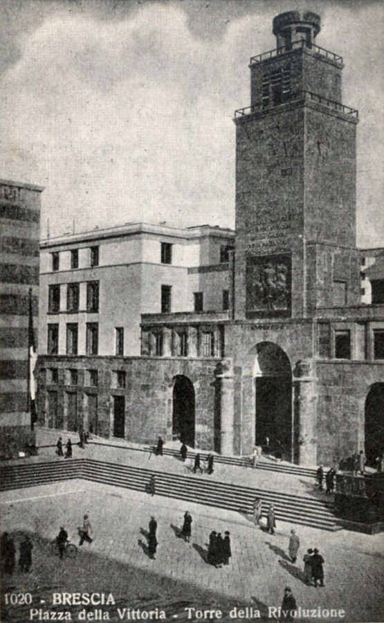 brescia-piazza-vittoria-torre-della-rivoluzione-scultura-mussolini-a-cavallo