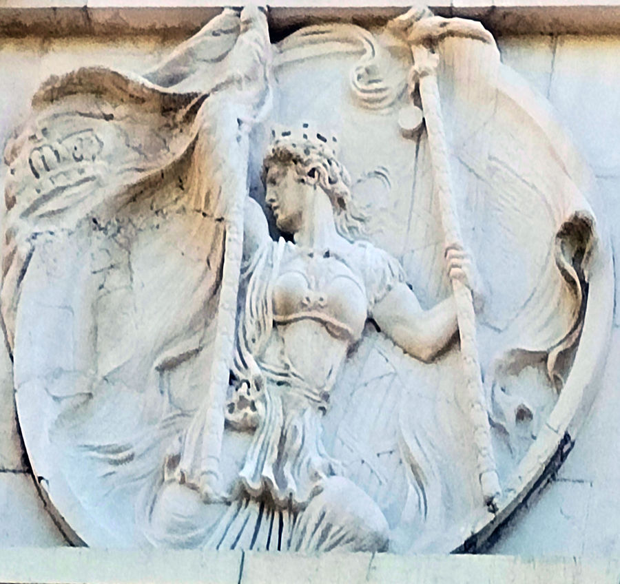 bolzano-litalia-vittoriosa-monumento-alla-vittoria