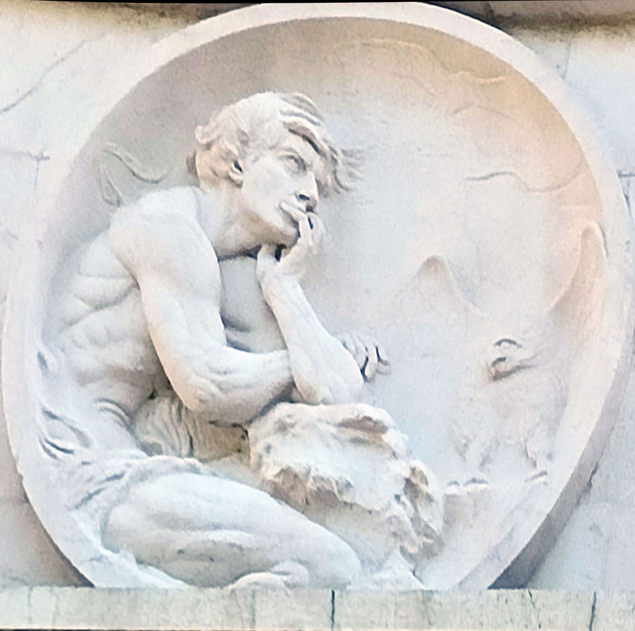 bolzano-prometeo-monumento-alla-vittoria