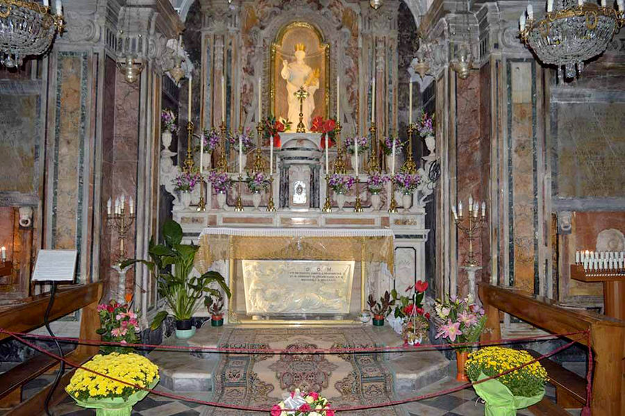 santa-trofimena-cripta-basilica-di-minori