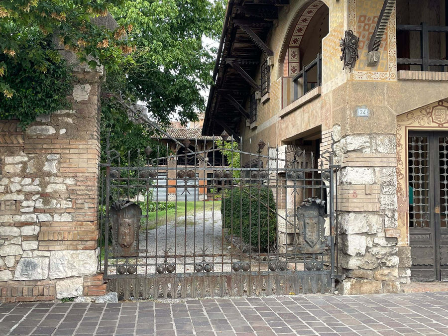 castiglione-delle-stiviere-mantova-casa-nodari-particolare