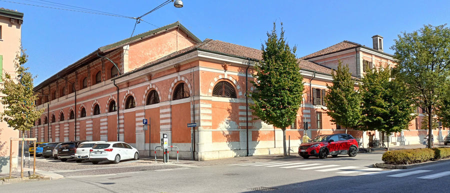 mantova-pubblico-macello-ora-biblioteca-baratta-angolo-via-gradaro-corso-garibaldi