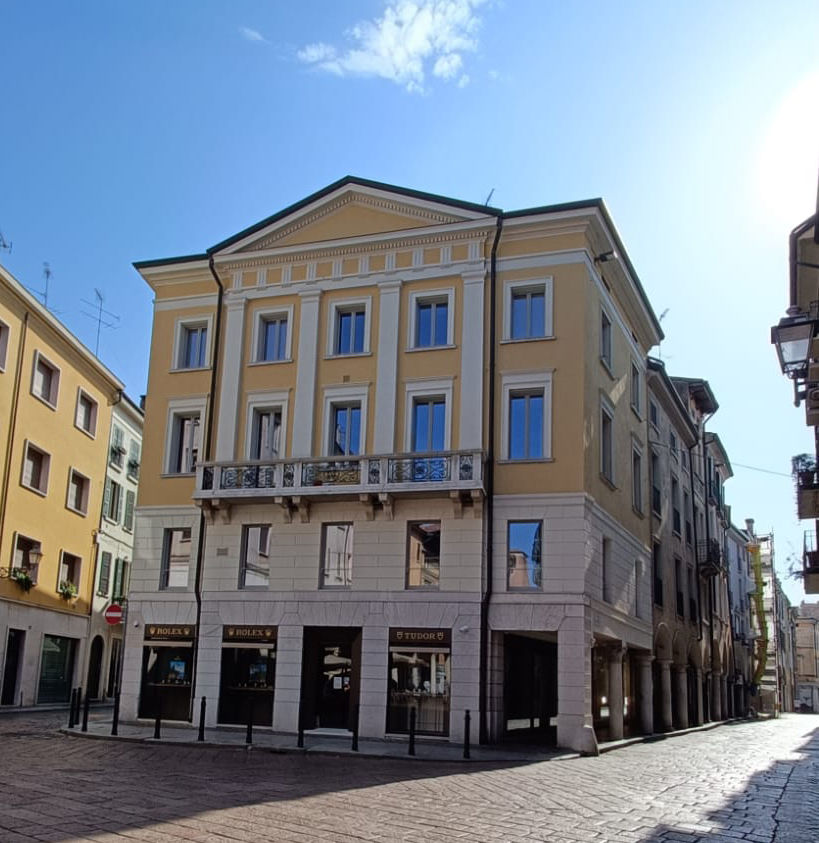 mantova-casa-di-piazza-marconi-nn-26-27