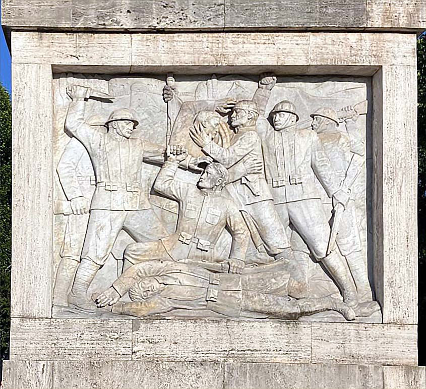 altorilievo-decorativo-ponte-duca-emanuele-filiberto-di-savoia-aosta-roma-foro-mussolini-battaglia-del-tagliamento