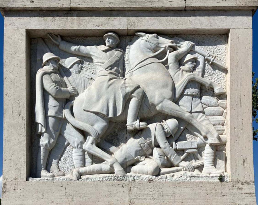 altorilievo-decorativo-ponte-duca-emanuele-filiberto-di-savoia-aosta-roma-foro-mussolini-battaglia-del-tagliamento