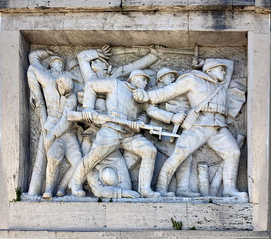 altorilievo-decorativo-ponte-duca-emanuele-filiberto-di-savoia-aosta-roma-foro-mussolini-battaglia-del-tagliamento