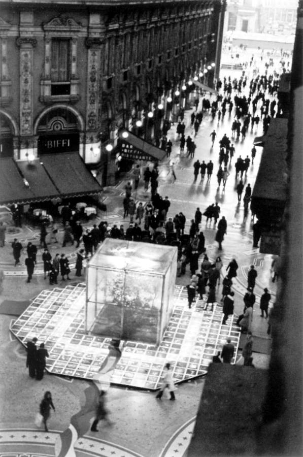 contenotte-ambientazione-luminomila-ottagono-dela-galleria-di-milano-piastrelle-del-tao-dicembre-1972-gennaio-1973