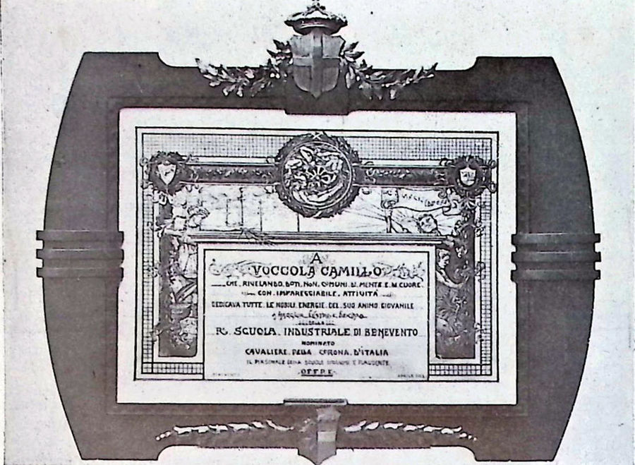 pergamena-miniata-con-cornice-in-legno