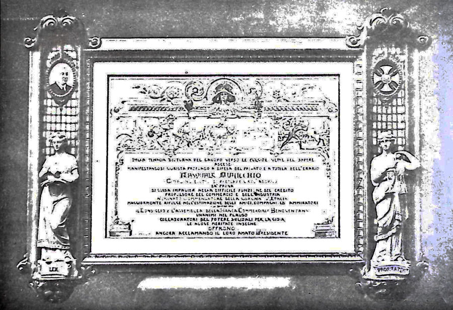 pergamena-miniata-con-cornice-in-legno-scolpito