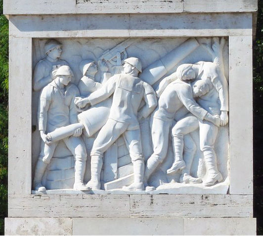 altorilievo-decorativo-ponte-duca-emanuele-filiberto-di-savoia-aosta-roma-foro-mussolini-battaglia-della-laguna-veneta-sile