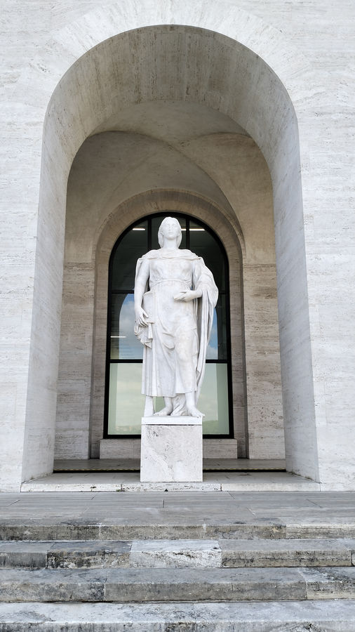 la-storia-palazzo-della-civilta-italiana-eur-roma