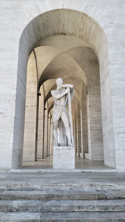 roma-eur-il-primato-della-navigazione-palazzo-della-civilta-italiana