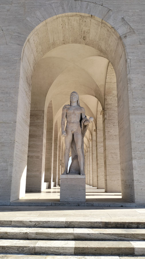 roma-eur-il-genio-politico-palazzo-della-civilta-italiana