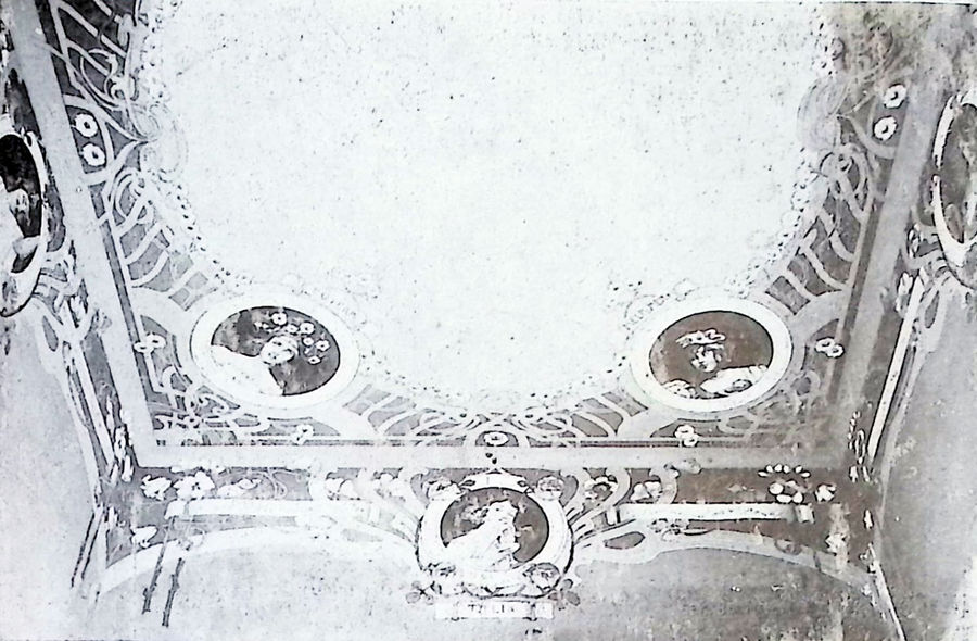 decorazione-di-salotto-soffitto-e-fregio-parietale