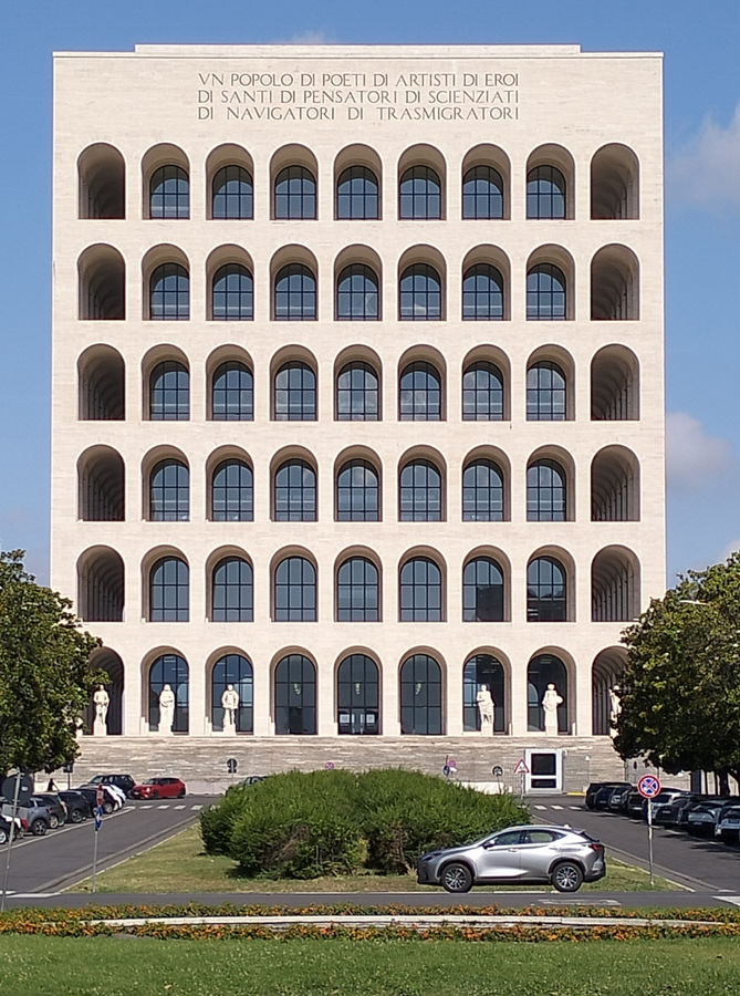 roma-eur-palazzo-della-civilta-italiana-un-popolo-di-poeti-di-artisti-di-eroi-di-santi-di-pensatori-di-scienziati-di-navigatori-di-trasmigratori-eur-roma