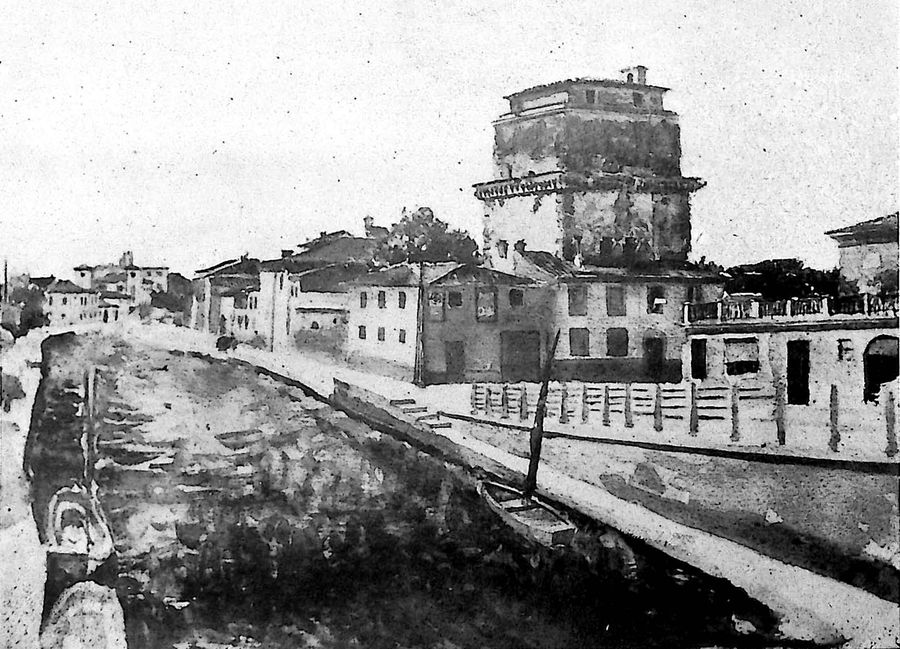 la-torre-vecchia-e-il-canale-di-viareggio