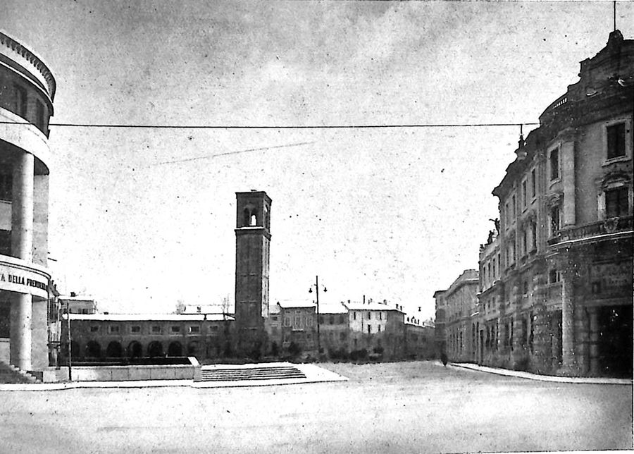 mantova-piazza-martiri-di-belfiore-palazzo-infps-istituto-nazionale-fascista-previdenza-sociale-palazzo-dei-sindacati-fascisti