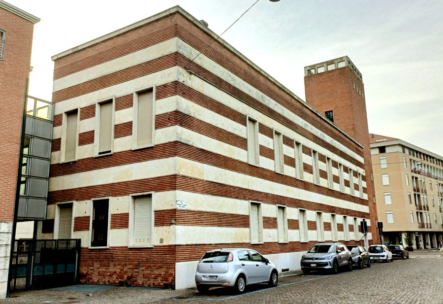 mantova-sede-del-gruppo-rionale-fascista-michele-bianchi-da-via-mutilati-del-lavoro
