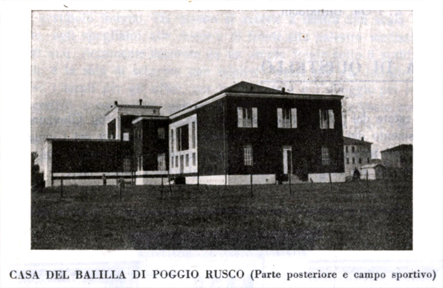 casa-del-balilla-di-poggio-rusco-mn-parte-posteriore-e-campo-sportivo