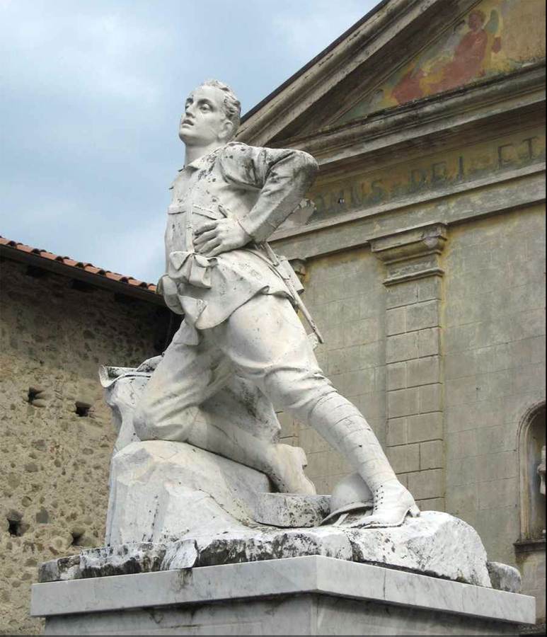 filetto-carrara-monumento-ai-caduti