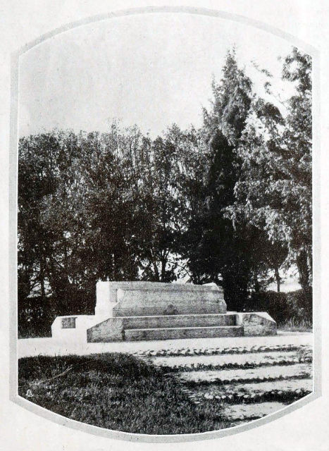 mantova-cippo-a-ricordo-dei-martiri-di-belfiore