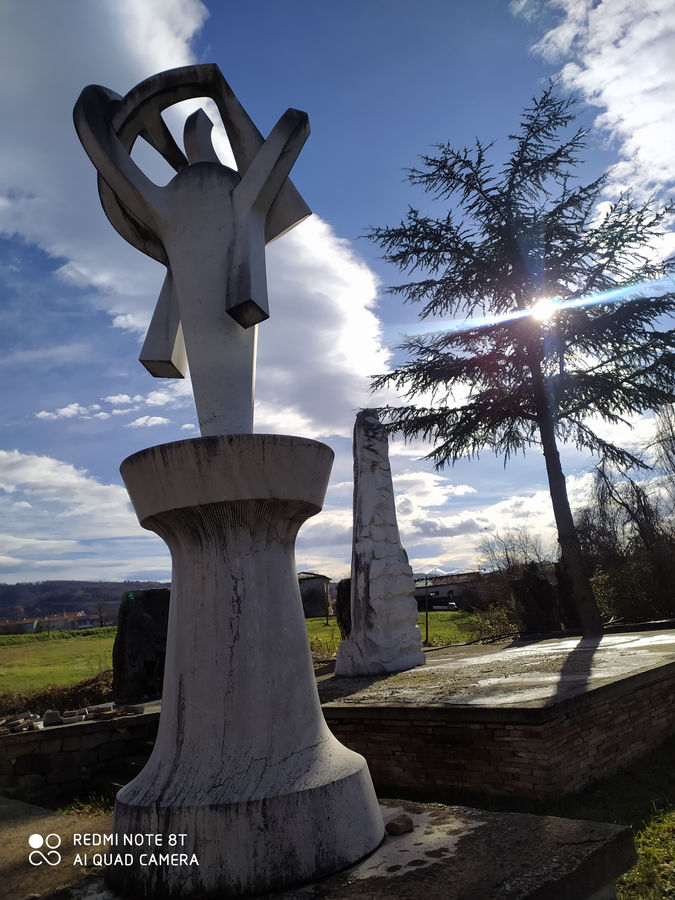 simposio-internazionale-di-scultura-in-marmo-di-carrara-castelraimondo-mc