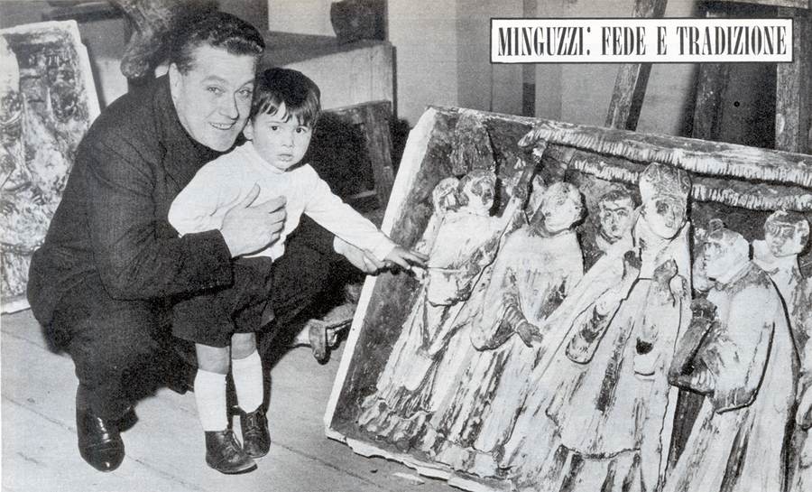 Luciano Minguzzi accanto ad una delle 12 formelle che costituiranno la 5 porta del Duomo di Milano - (1962)