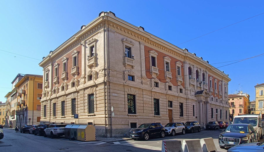 mantova-palazzo-banca-ditalia-angolo-via-giuseppe-bertani-via-battista-spagnoli