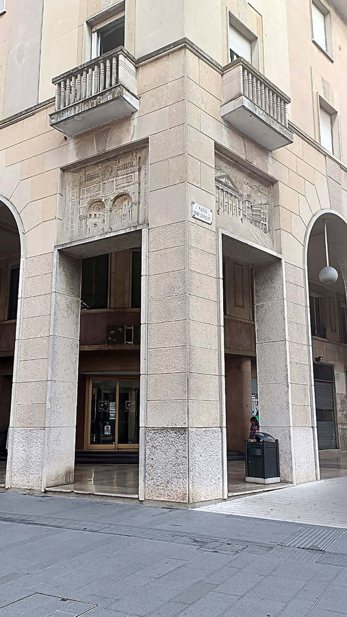 mantova-palazzo-bnl-banca-nazionale-del-lavoro-porta-leona-teatro-sociale