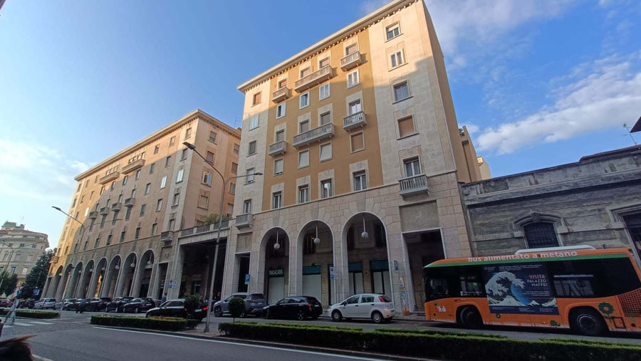 mantova-palazzo-bnl-banca-nazionale-del-lavoro-corso-della-liberta