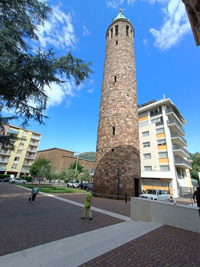 bolzano-campanile-della-chiesa-di-cristo-re