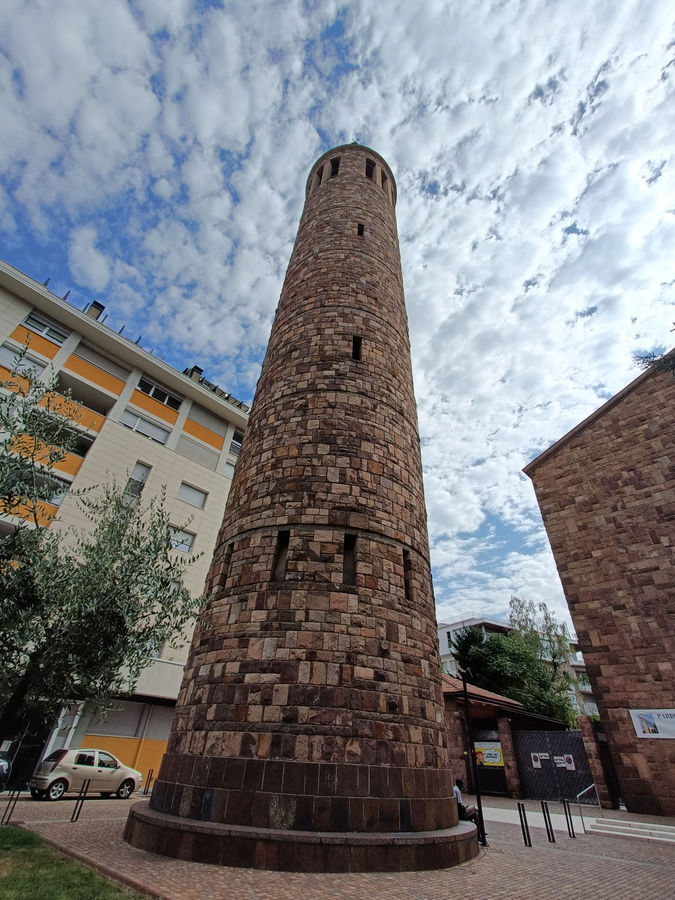 bolzano-campanile-della-chiesa-di-cristo-re