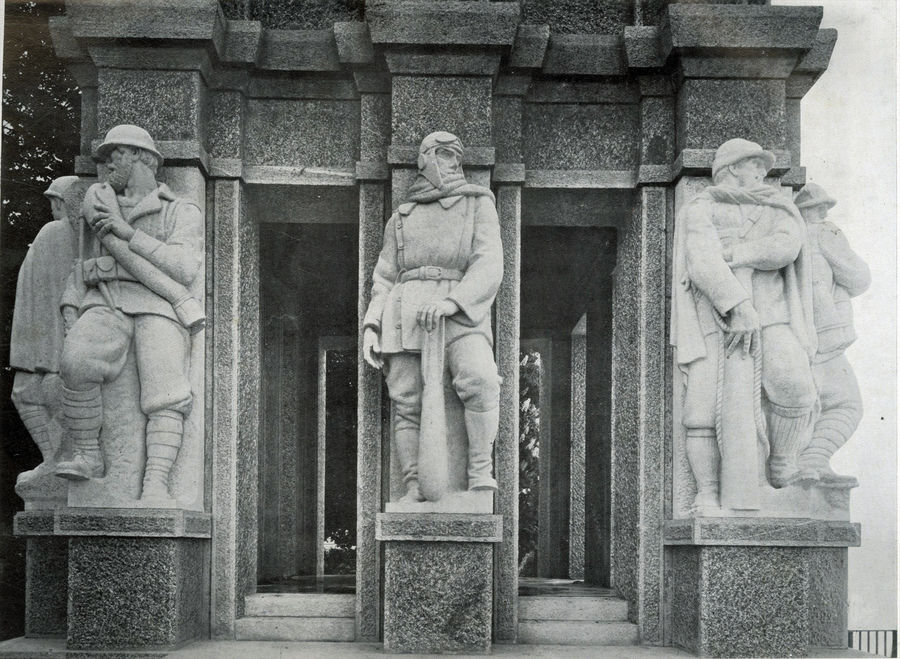 particolare-del-mausoleo-cadorna-in-pallanza