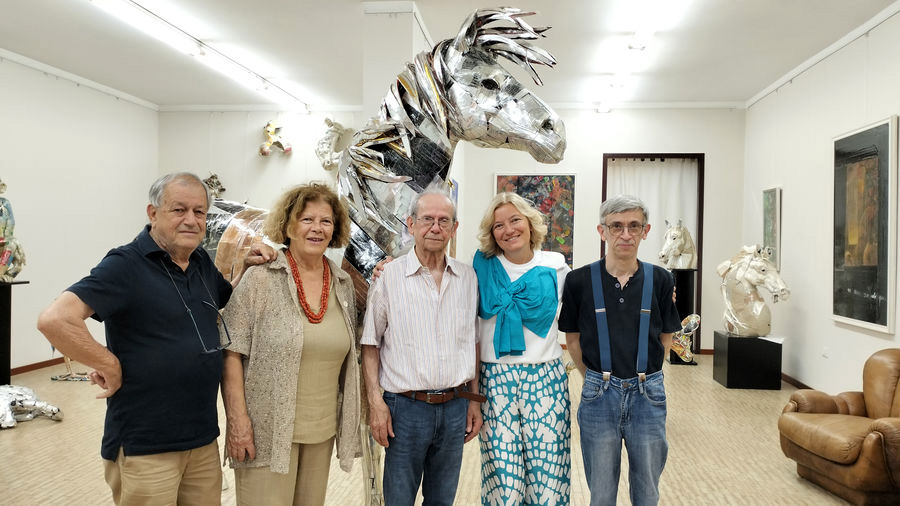 13 giugno 2026 - da sinistra: Adalberto Sartori, Maria Gabriella Savoia, Mariano Pieroni, Arianna Sartori e Vittorio Pieroni, alla Galleria Sartori a Mantova