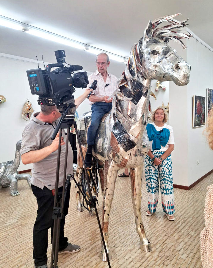 Mariano Pieroni con Arianna Sartori durante l'inaugurazione della personale 
