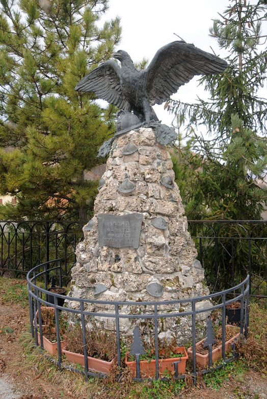 abetopreci-perugia-monumento-ai-caduti