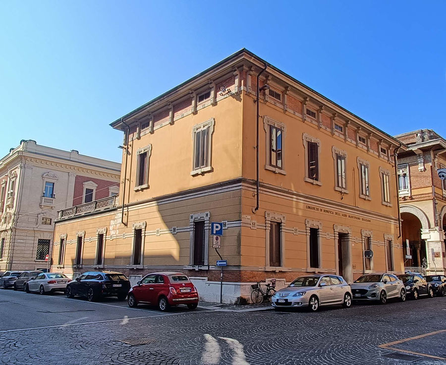 mantova-palazzetto-dei-consorzi-consorzio-di-bonifica-da-angolo-via-giuseppe-bertani-via-giovanni-battista-spagnoli