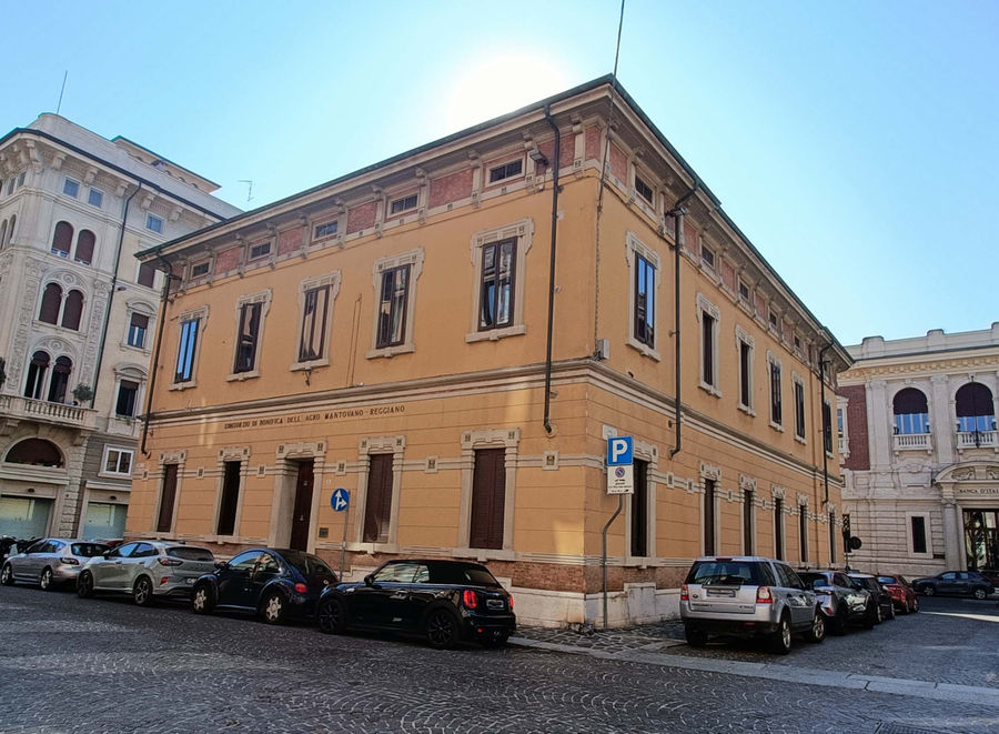 mantova-palazzetto-dei-consorzi-consorzio-di-bonifica-in-via-giovanni-battista-spagnoli-5