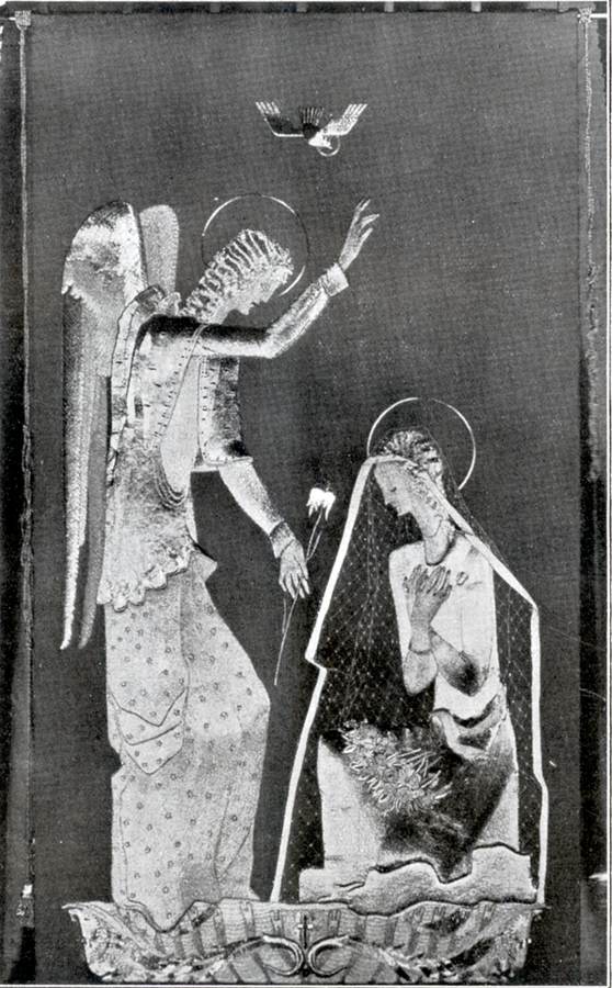 lannunciazione-nella-parte-centrale-il-nuovo-gonfalone-dellospedale-maggiore-di-milano