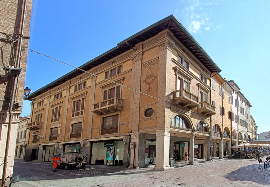 mantova-casa-pietro-miolati-piazza-marconi-angolo-via-goito