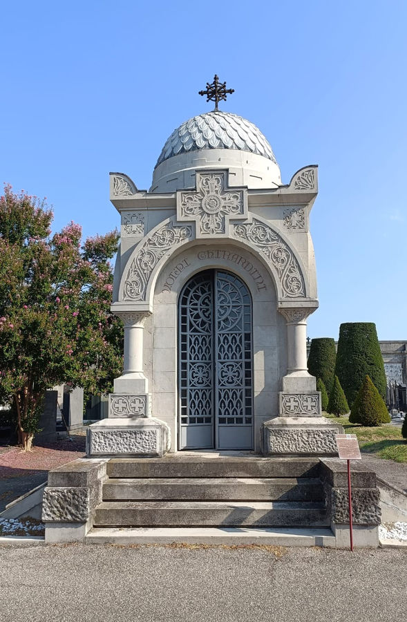mantova-cimitero-monumentale-cappella-volpi-ghirardini
