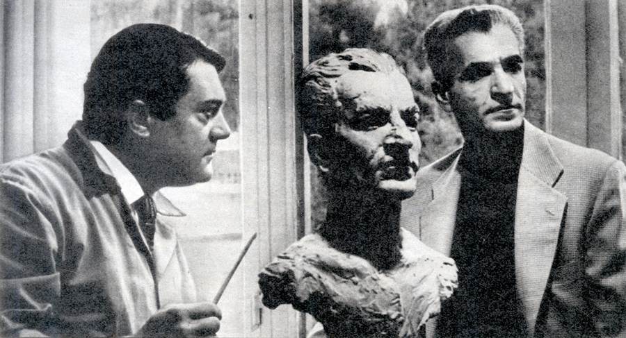 Gualberto Rocchi e lo Scià Reza Pahlavi - (1963).