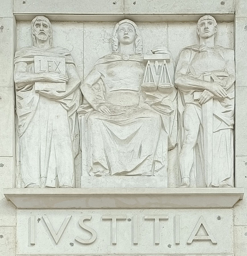 bolzano-iustitia-palazzo-di-giustizia